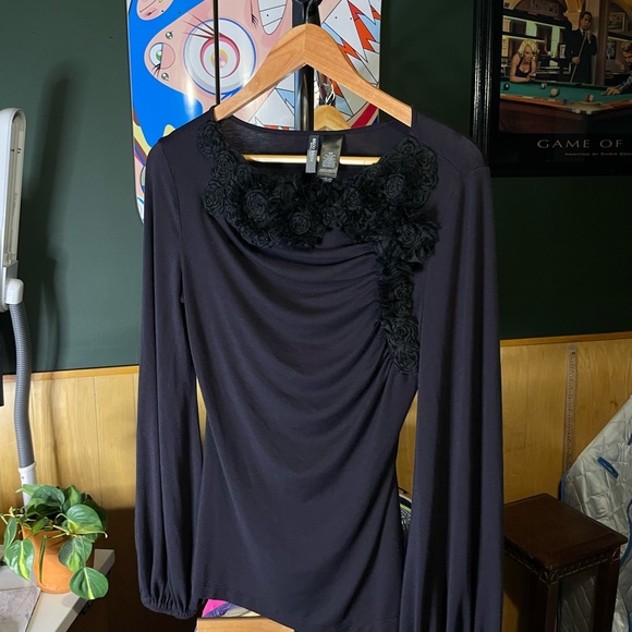 Bisou Bisou Tops - Bisou Bisou Black Top with Textured Floral Accent contouring size medium